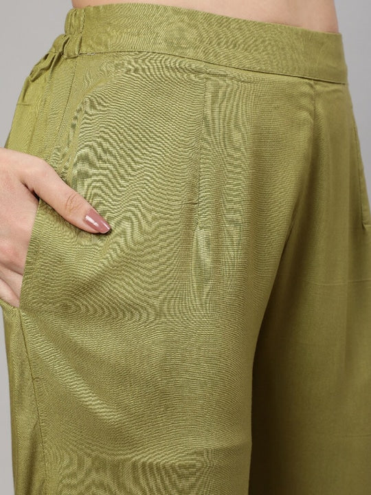 AKS Round Neck Floral Printed Regular Kurta with Trousers