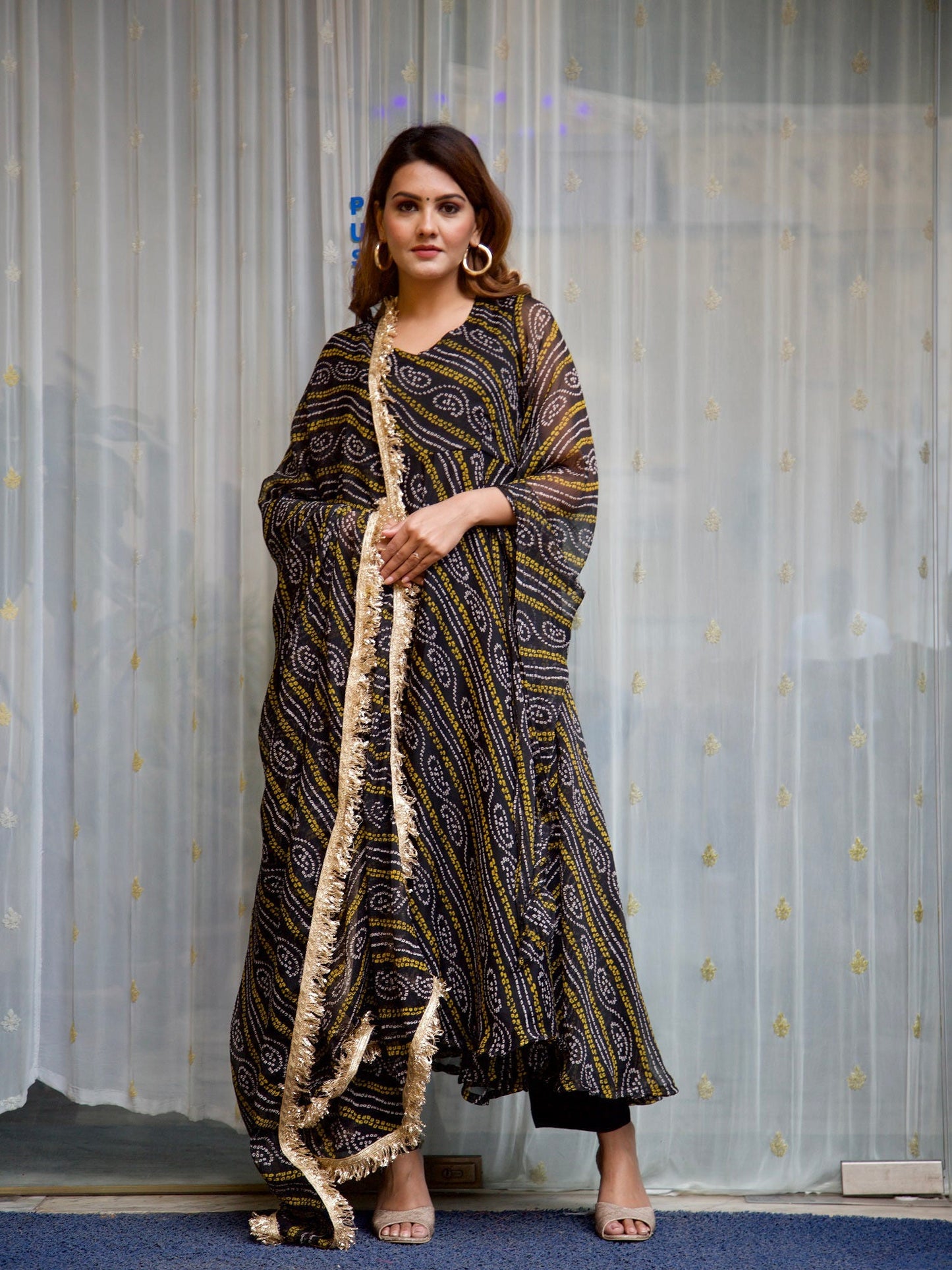 ONEWE INDIA Poorvi Bandhani Set (Set of 3)