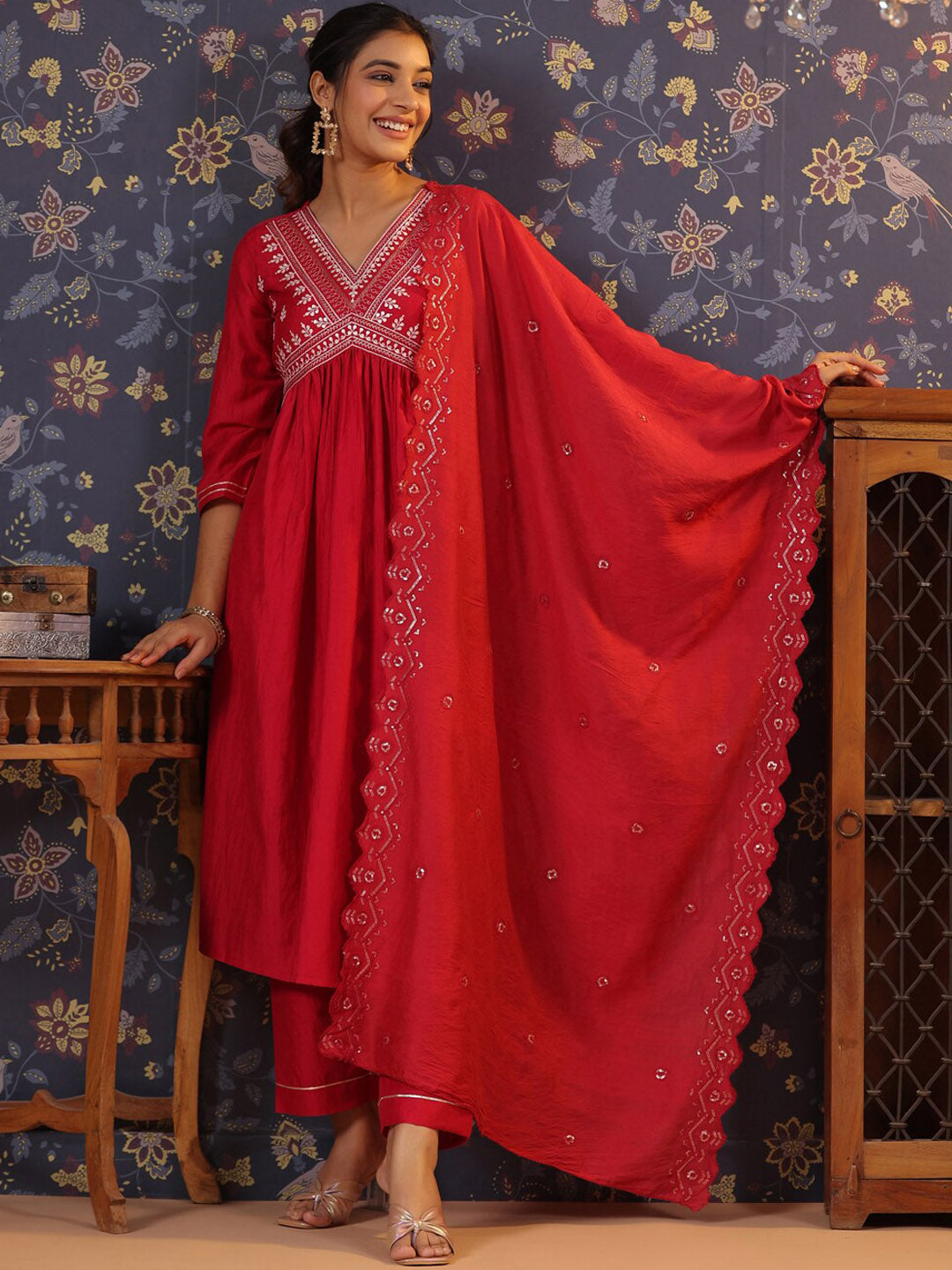 House of Pataudi Ethnic Motifs Yoke Design Straight Kurta & Trousers With Dupatta