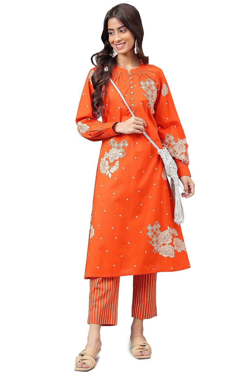Janasya Women's Orange Cotton Floral Printed Kurta with Pants