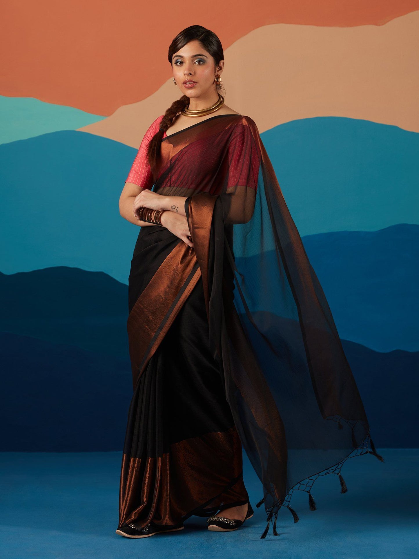 Likha Black Georgette Solid Zari Party Wear Saree & Unstitched Blouse LIKSAR44 (Free Size)