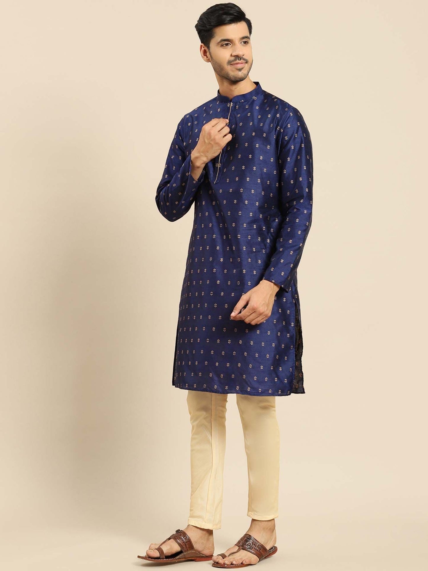 Amodh by Kisah Men Blue Kurta (Set of 2)