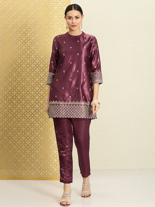 House of Pataudi Women Jashn Round Neck Sequinned Aari Work Kurti With Trouser