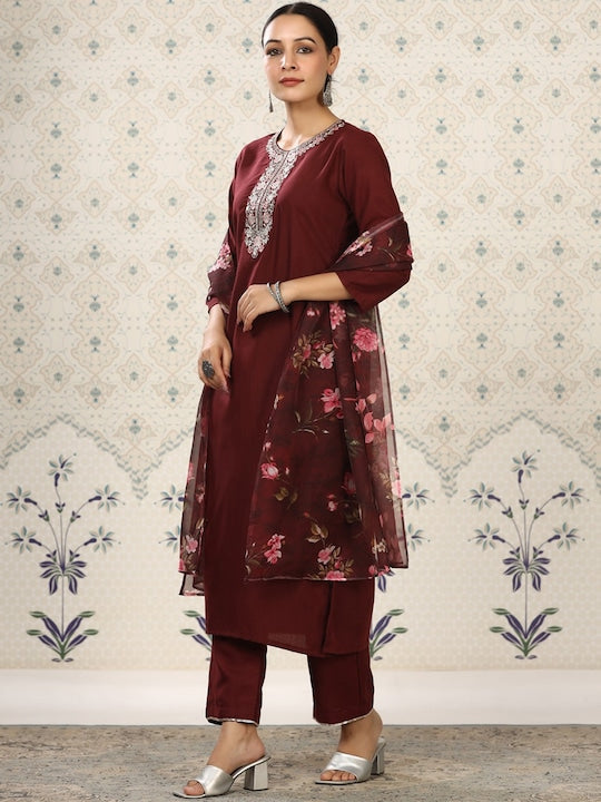House of Pataudi Floral Yoke Design Thread Work Kurta With Trousers & Dupatta