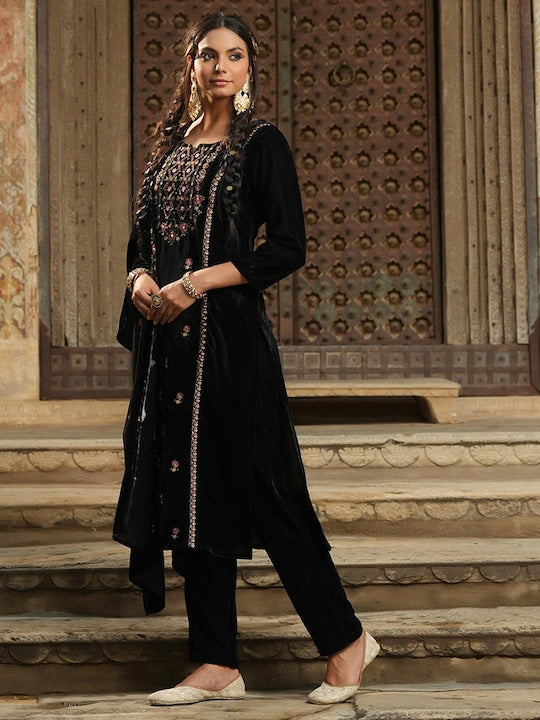Scakhi Floral Embroidered Notched Neck Velvet Kurta With Trousers & Dupatta