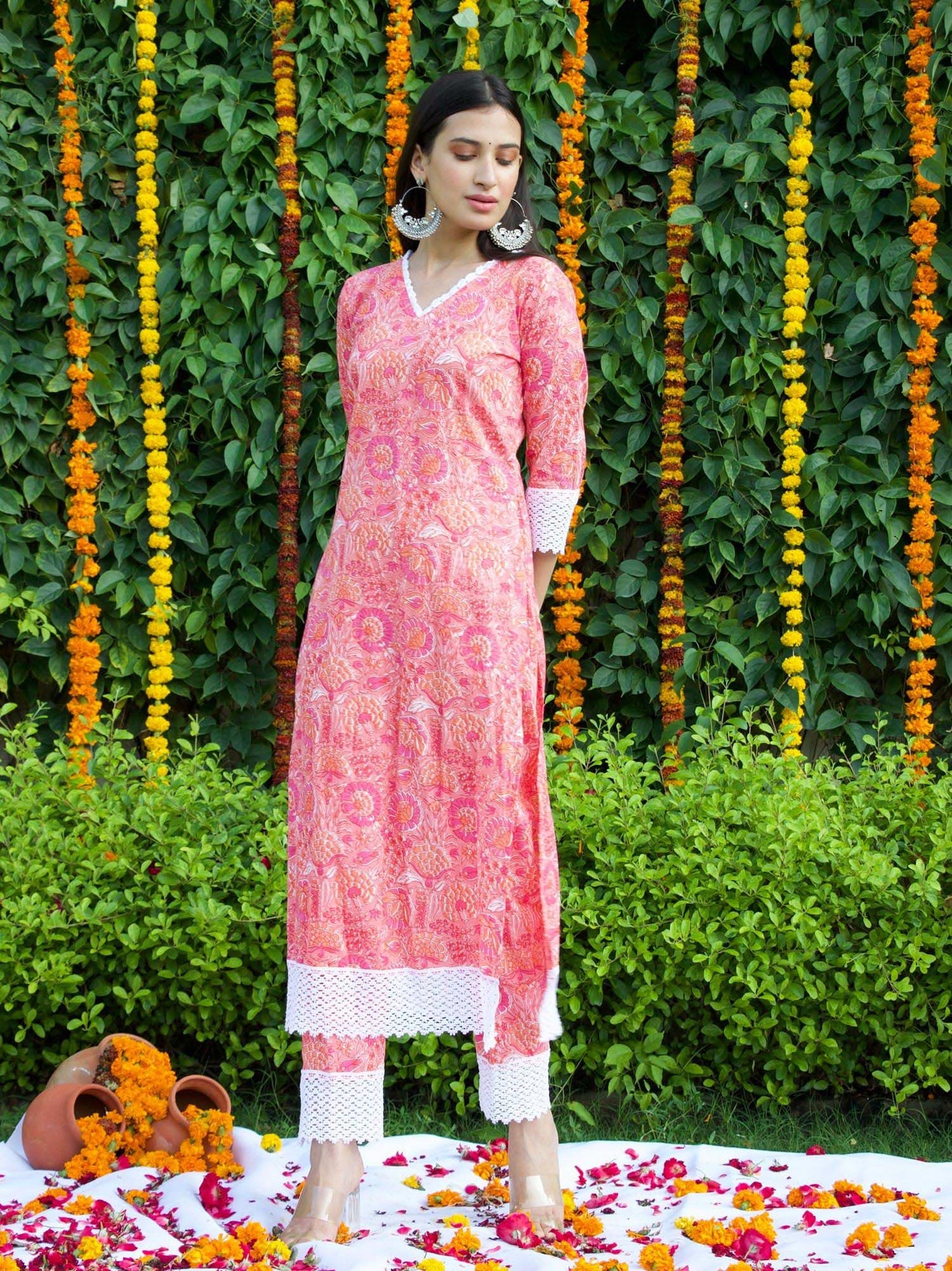 ONEWE INDIA Gulaabi Bageecha (Set of 2)