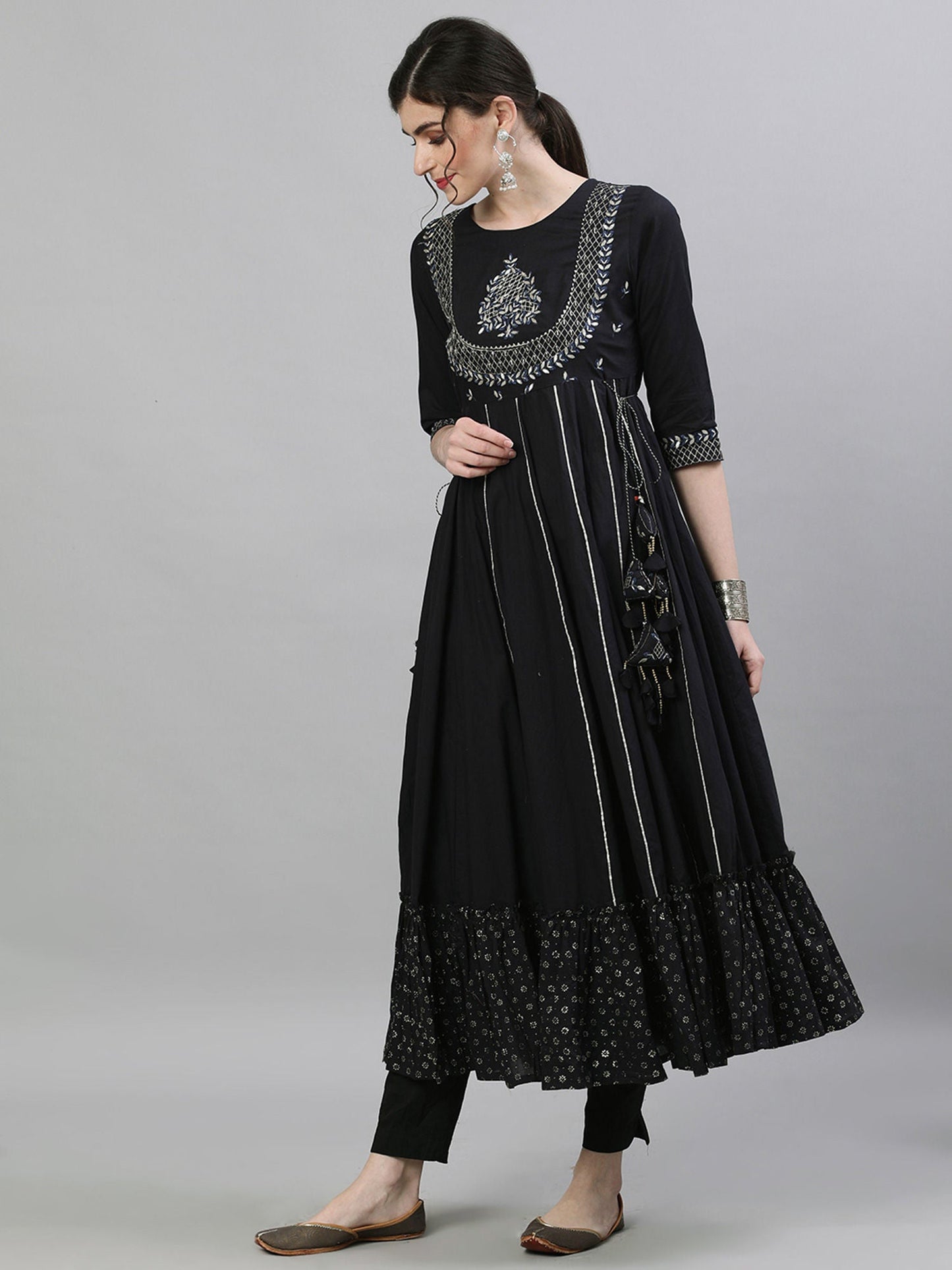 ISHIN Black Embroidered Kurta