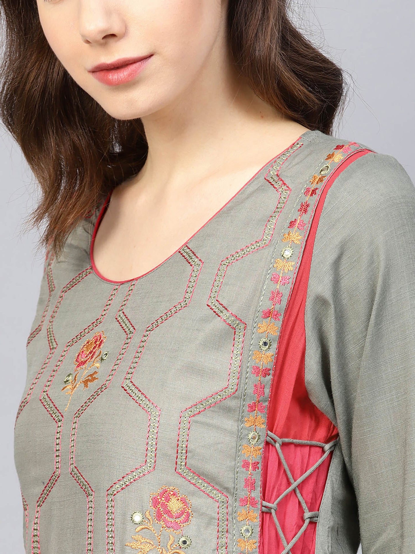 ISHIN Rayon Grey & Pink Embroidered Anarkali Kurta