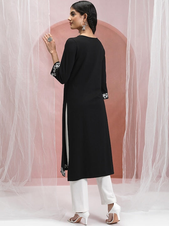 Vishudh Yoke Design Embroidered Round Neck Straight Kurta