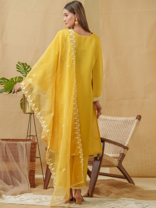 House of Pataudi Floral Embroidered Straight Kurta With Trousers & Dupatta