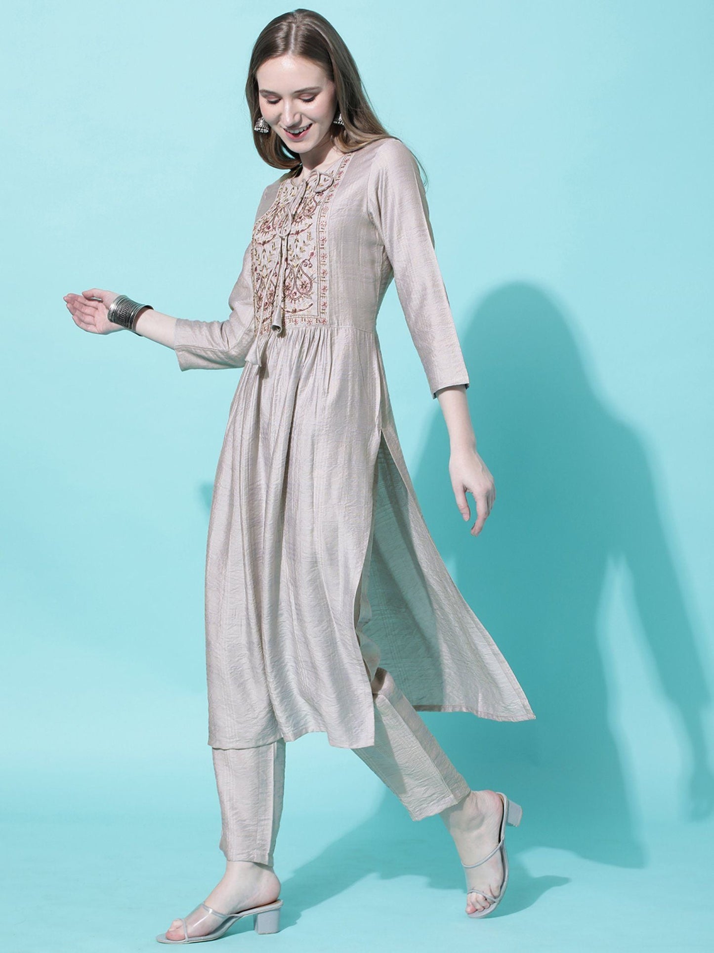 Heeposh Women Embroidered Straight Kurta with Doriya Printed Dupatta (Set of 3)