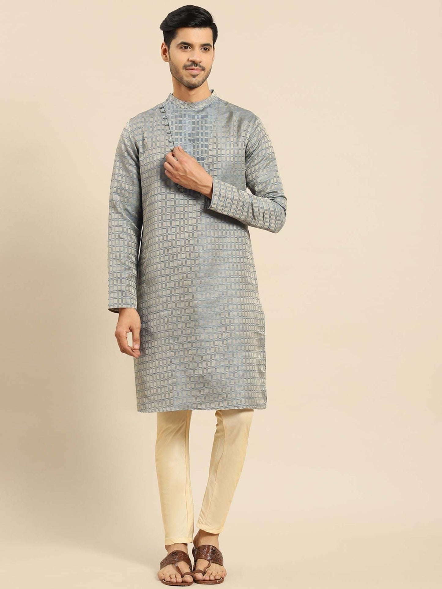 Amodh by Kisah Men Grey Kurta (Set of 2)