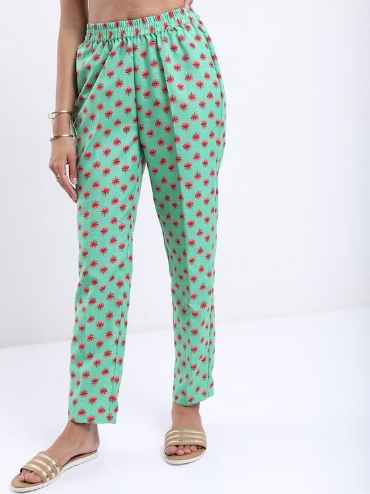 Vishudh Floral Printed Kurta with Trousers