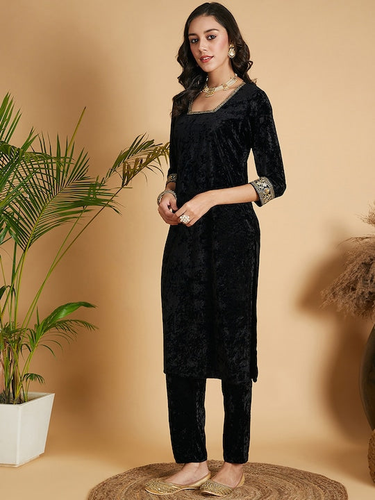 Shae by Sassafras Thread Work Velvet Kurta