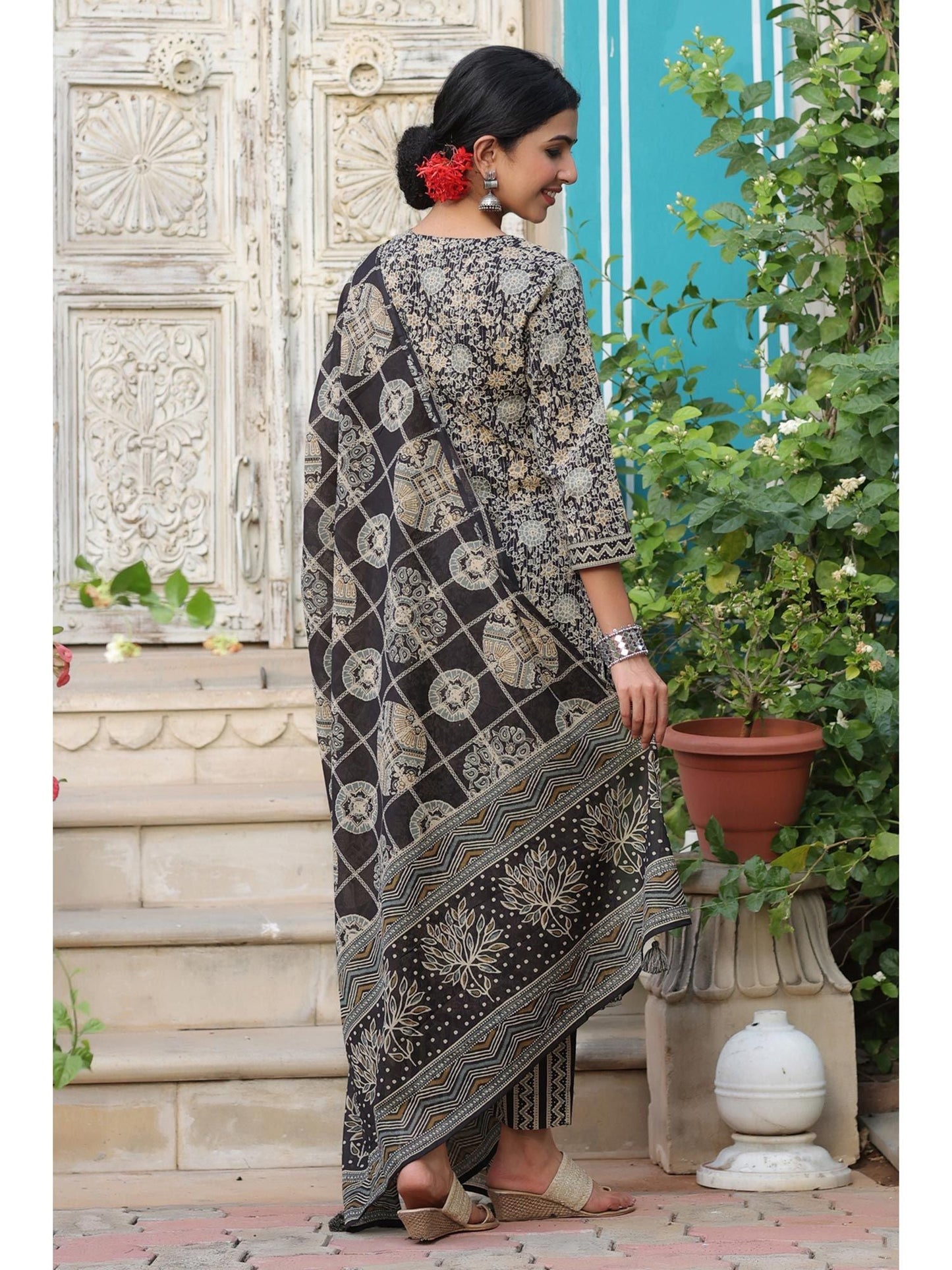 PIROH Womens Floral Print Kurta Pant Dupatta Set (Set of 3)