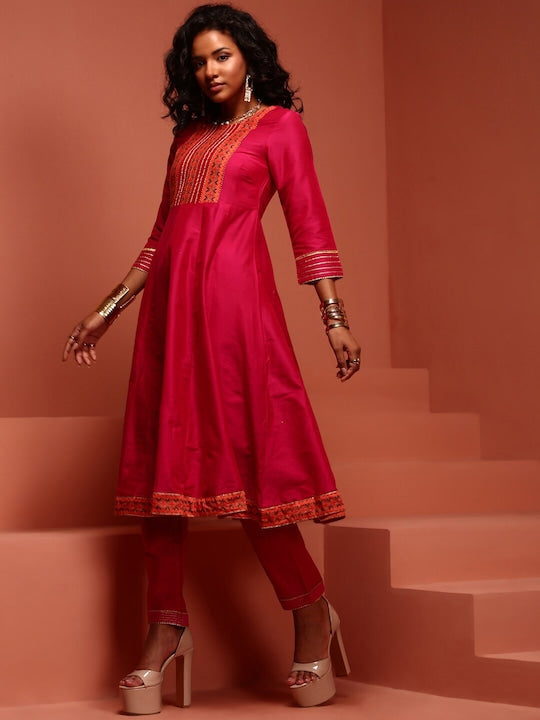 IMARA Ethnic Motifs Yoke Design Regular Thread Work Kurta With Trousers & Dupatta