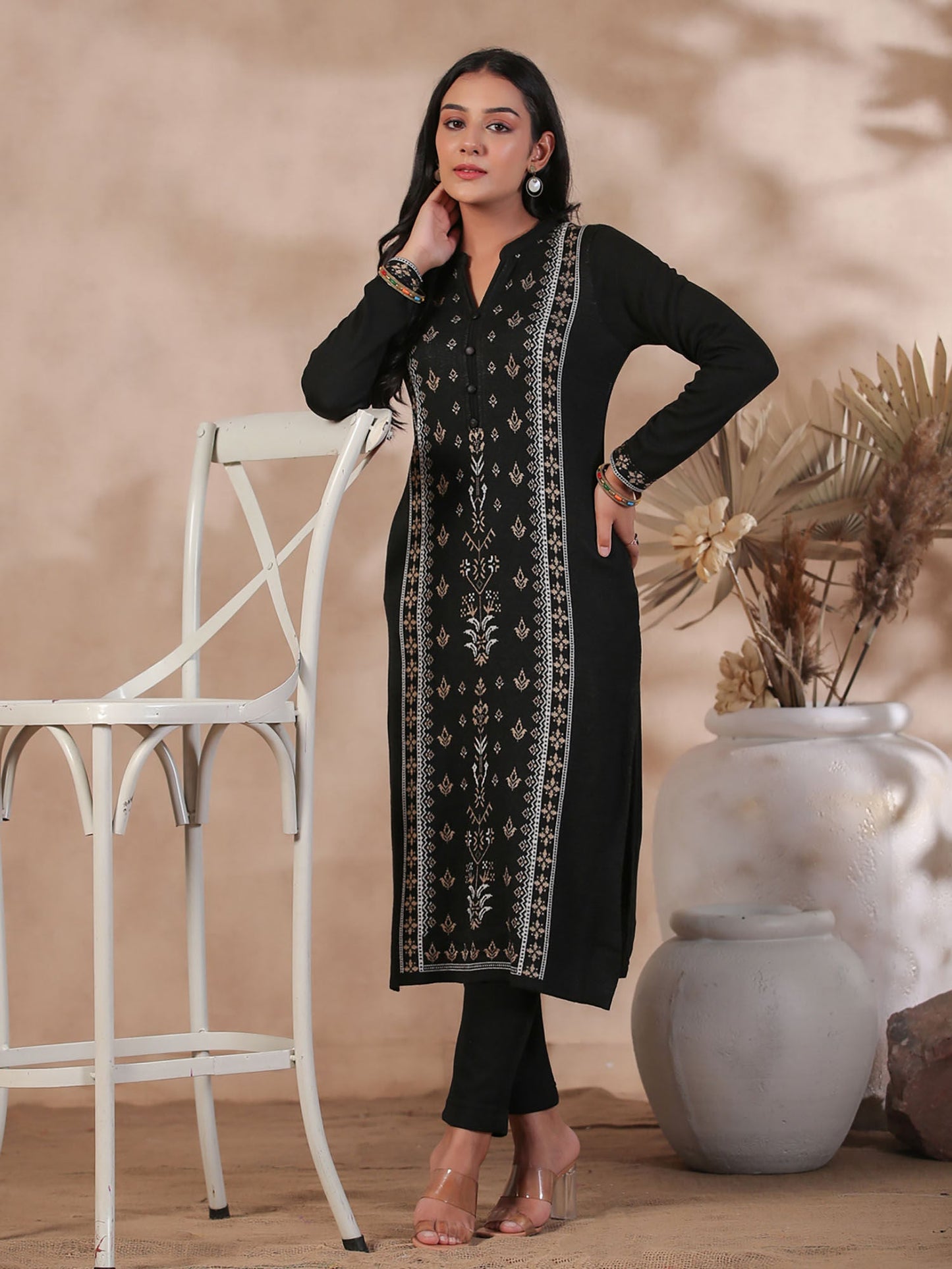 ISHIN Women's Black Jacquard Style Ethnic Motifs Straight Winterwear Kurta