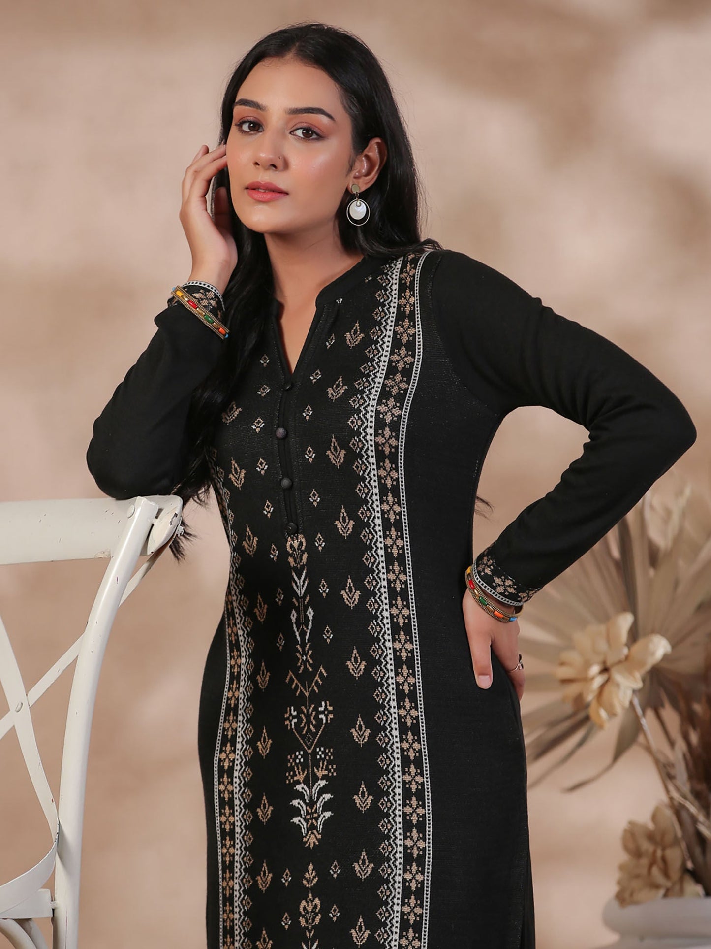 ISHIN Women's Black Jacquard Style Ethnic Motifs Straight Winterwear Kurta