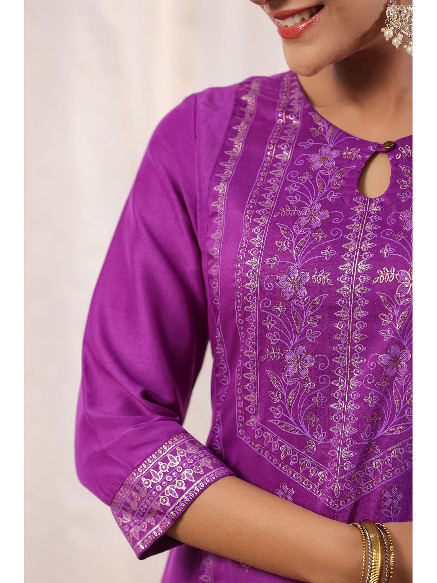 ISHIN Women's Purple Ethnic Motifs Foil Print Straight Kurta with Trousers (Set of 2)