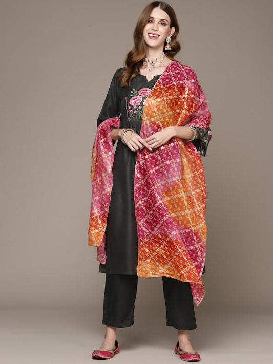 Anubhutee Women Grey & Pink Floral Embroidered Thread Work Kurta with Trousers & Dupatta