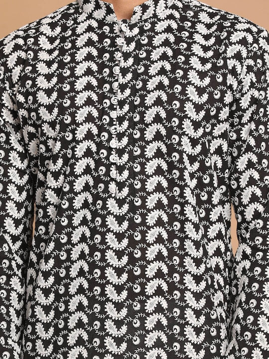 Vastramay Men Black & White Chikankari Embroidered Pure Cotton Straight Kurta