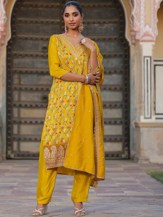 Scakhi Bandhani Printed Regular Straight Kurta & Trousers With Dupatta