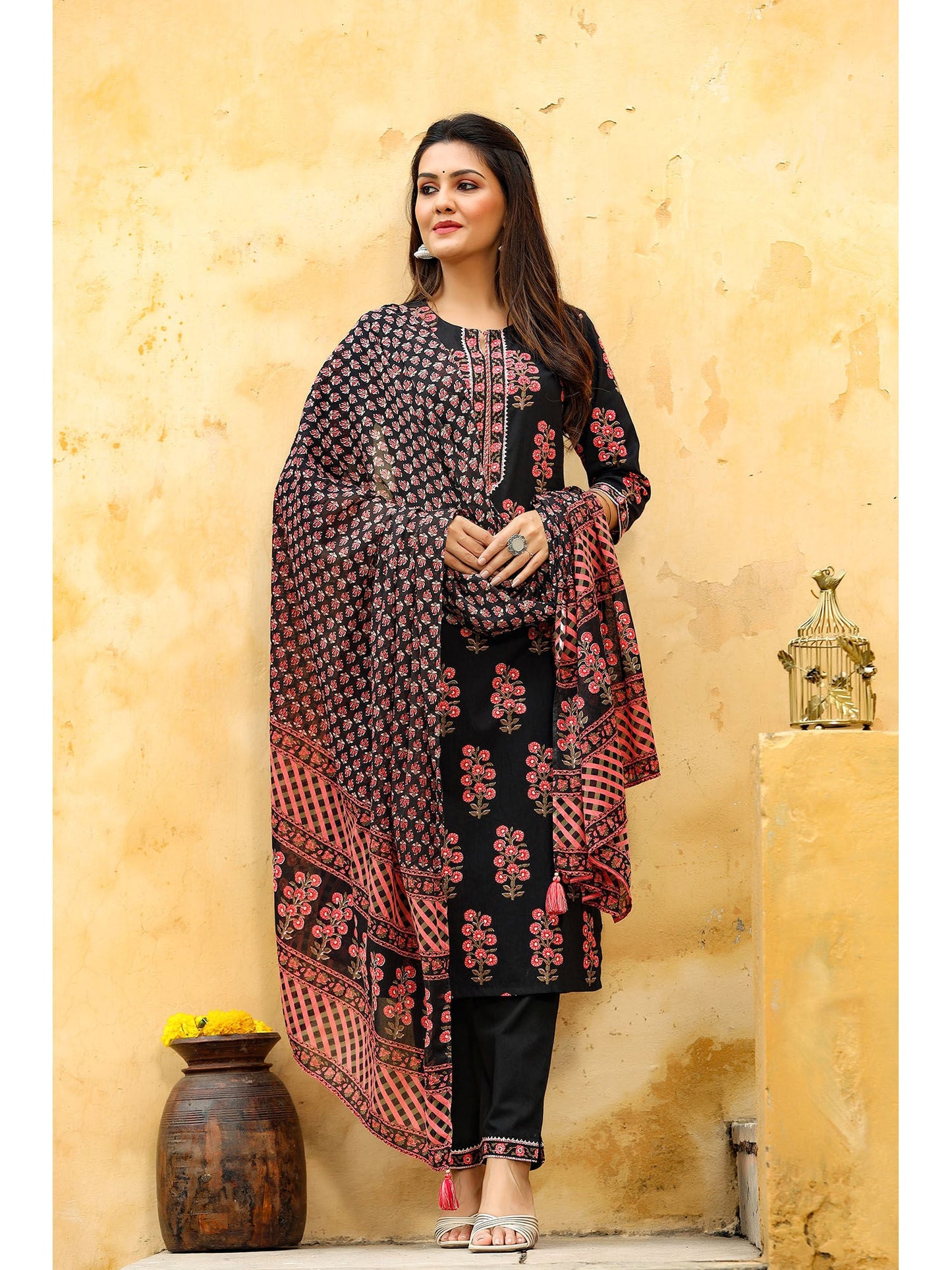 PIROH Womens Floral With Embroidery Straight Kurta Trouser With Voile Dupatta (set Of 3)