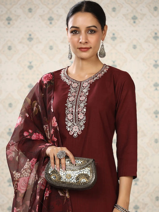 House of Pataudi Floral Yoke Design Thread Work Kurta With Trousers & Dupatta