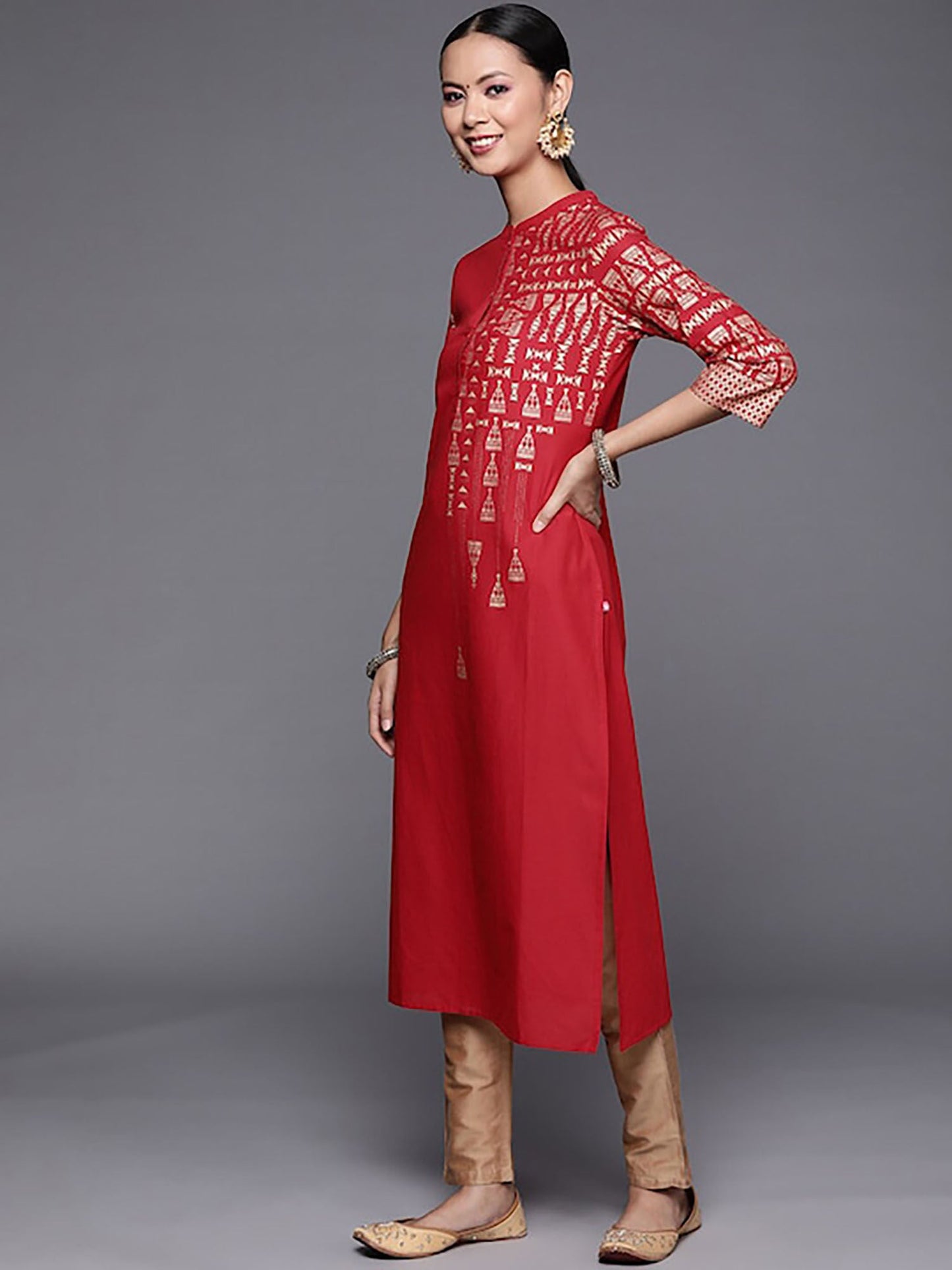 KSUT Women Maroon Foil Printed Straight Kurta