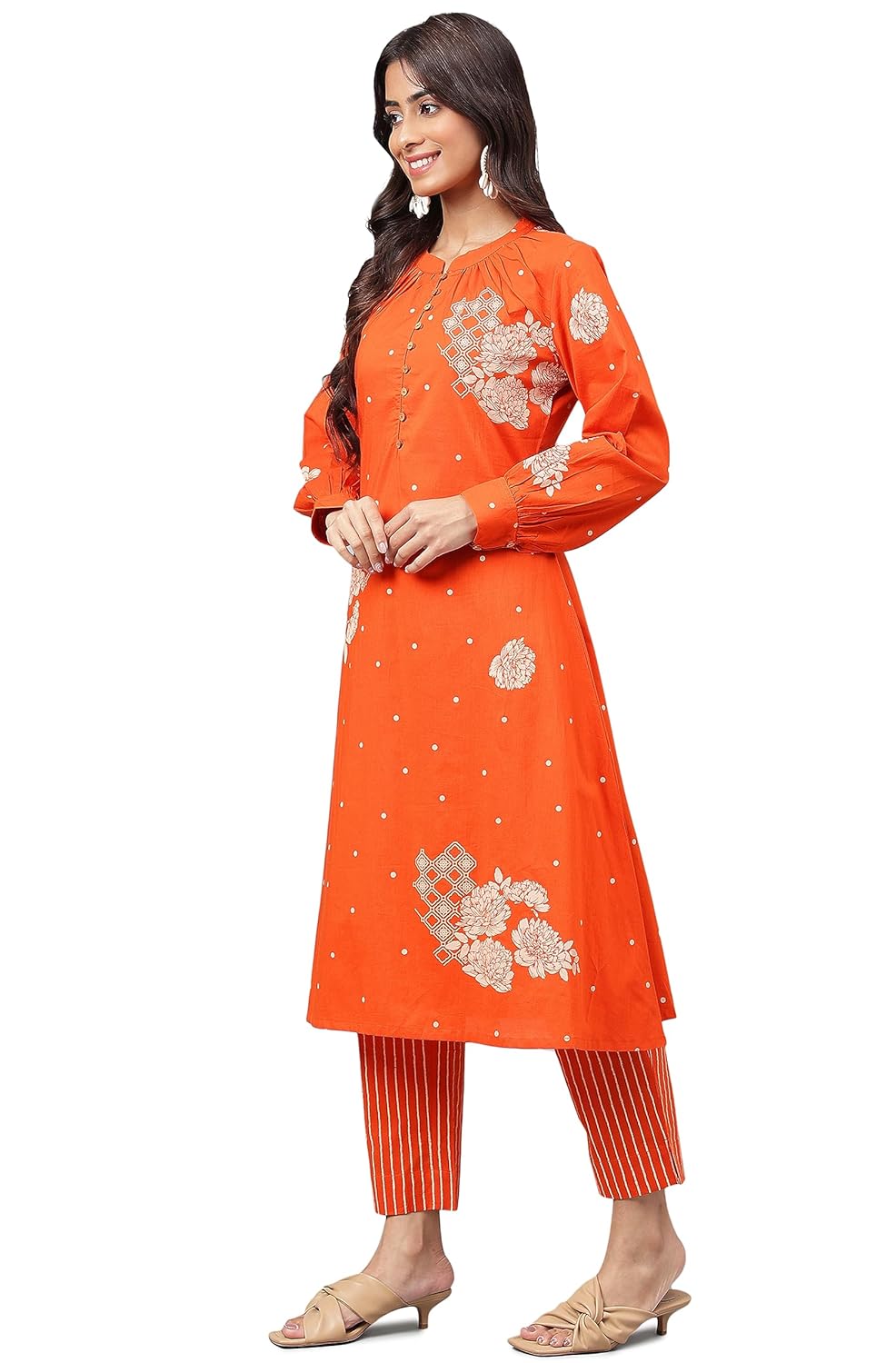 Janasya Women's Orange Cotton Floral Printed Kurta with Pants