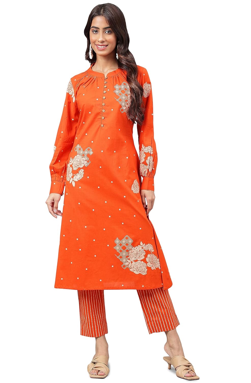 Janasya Women's Orange Cotton Floral Printed Kurta with Pants
