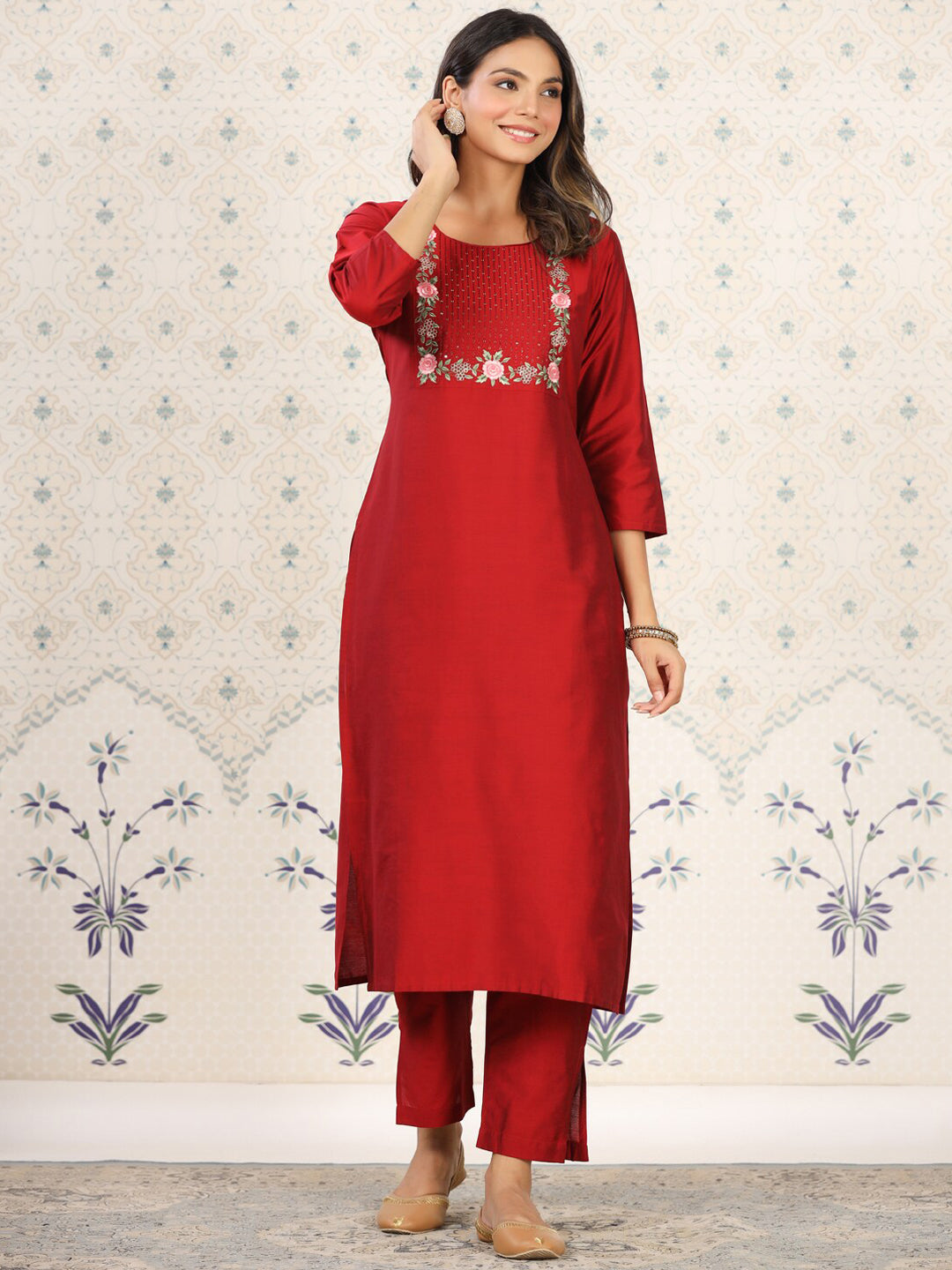 House of Pataudi Floral Embroidered Kurta