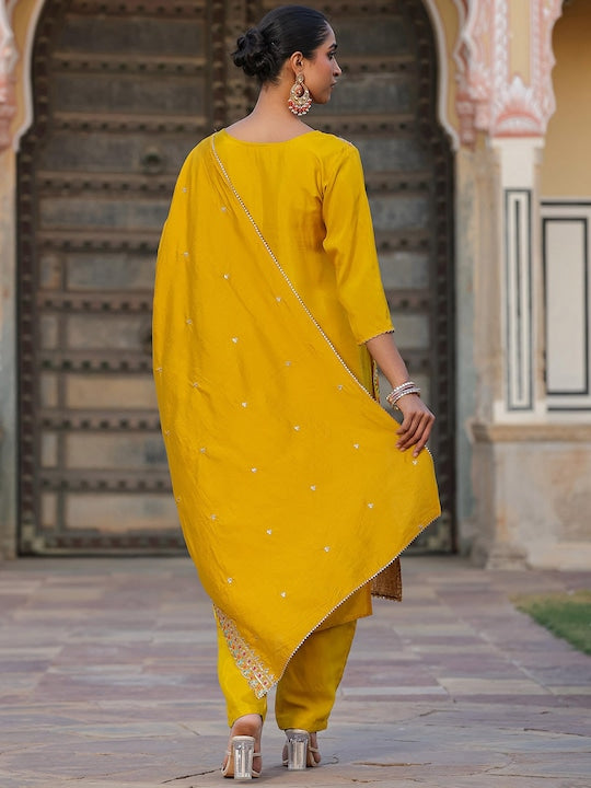Scakhi Bandhani Printed Regular Straight Kurta & Trousers With Dupatta