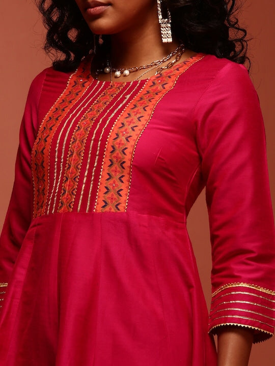 IMARA Ethnic Motifs Yoke Design Regular Thread Work Kurta With Trousers & Dupatta