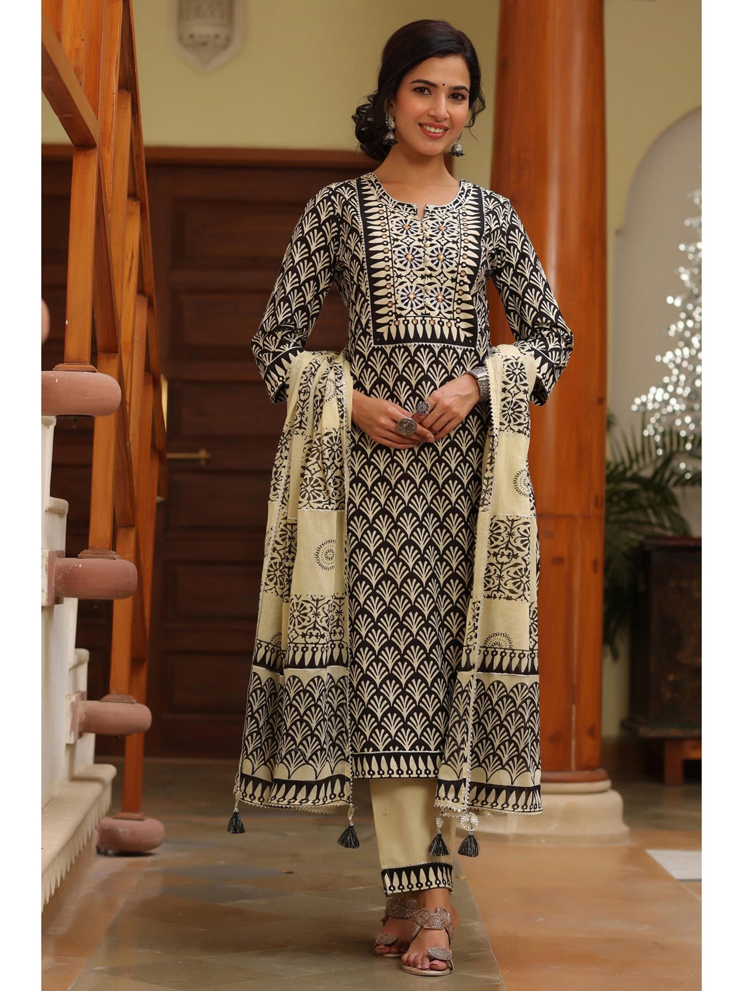 PIROH Womens Floral Print Kurta Pant Dupatta Set (Set of 3)