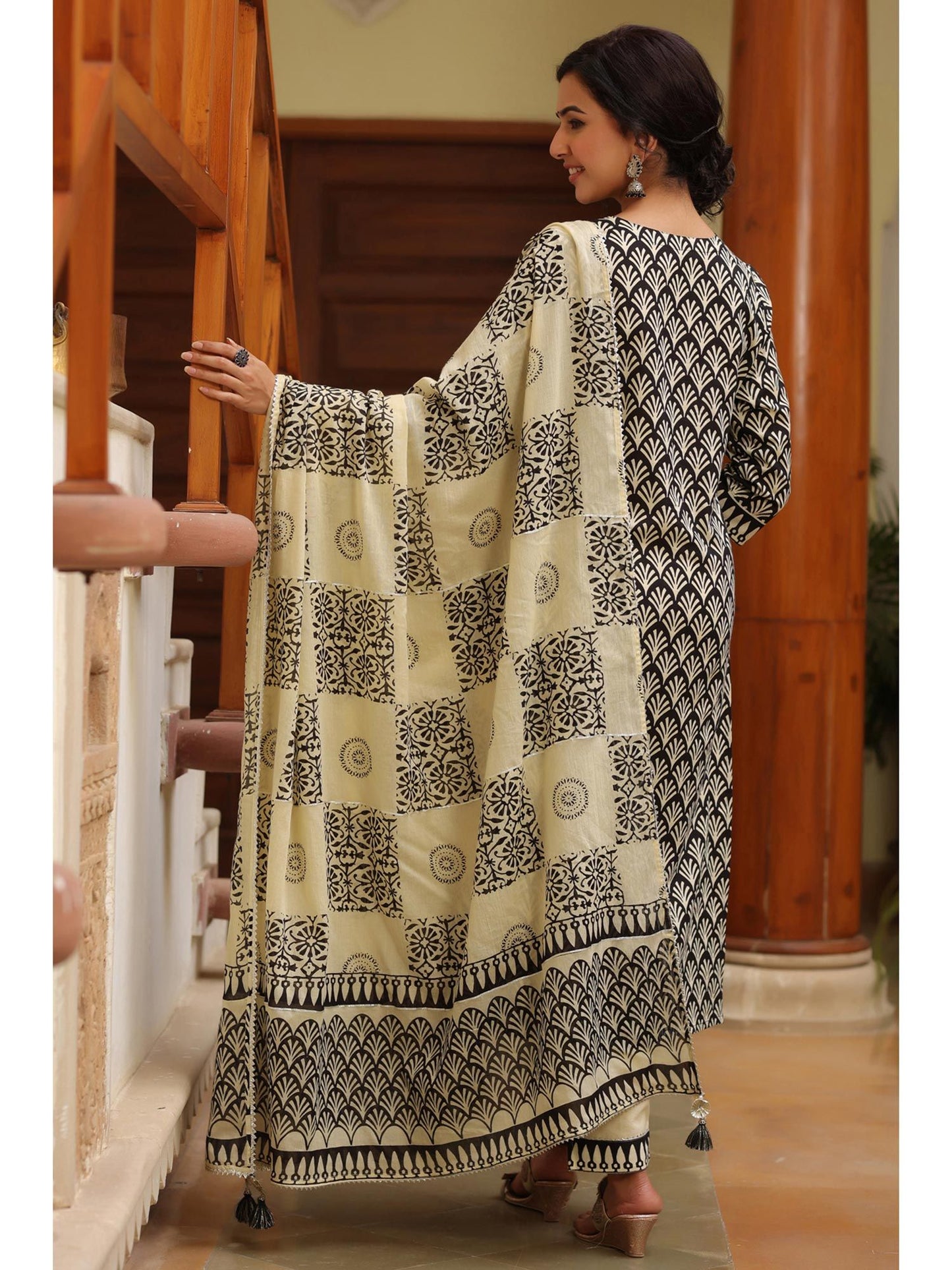 PIROH Womens Floral Print Kurta Pant Dupatta Set (Set of 3)