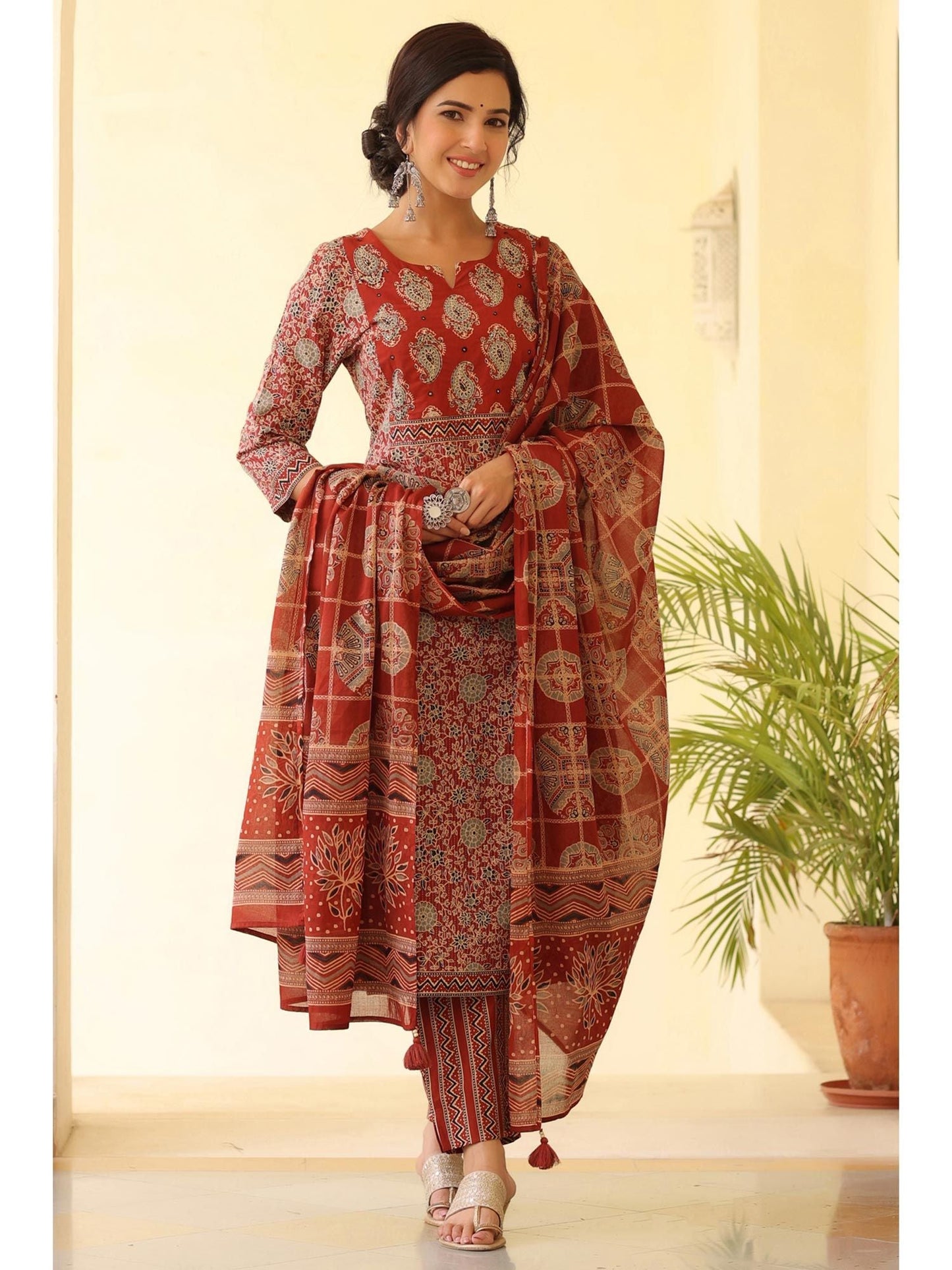 PIROH Womens Floral Print Kurta Pant Dupatta Set (Set of 3)