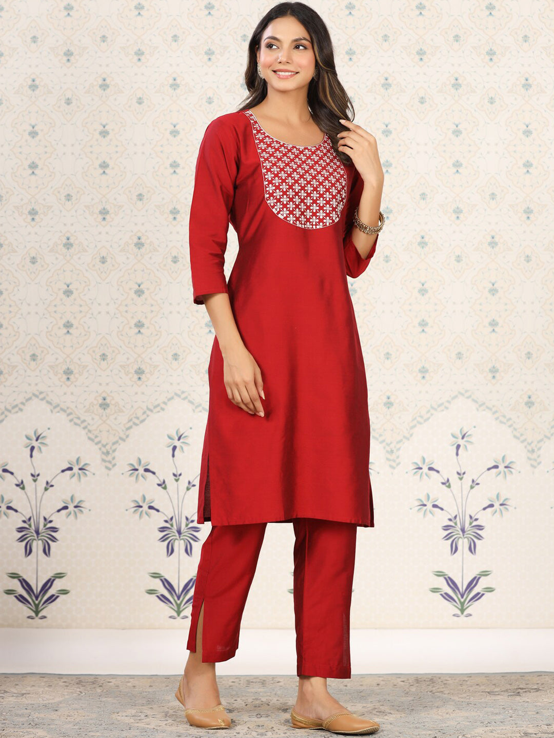 House of Pataudi Floral Embroidered Kurta