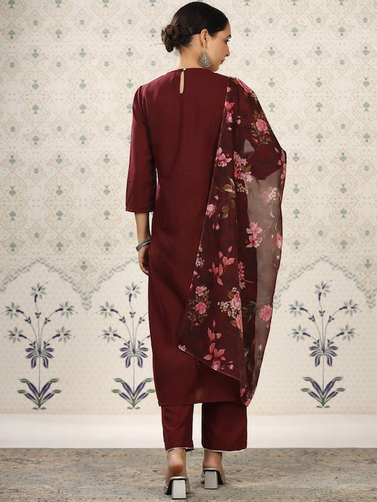 House of Pataudi Floral Yoke Design Thread Work Kurta With Trousers & Dupatta