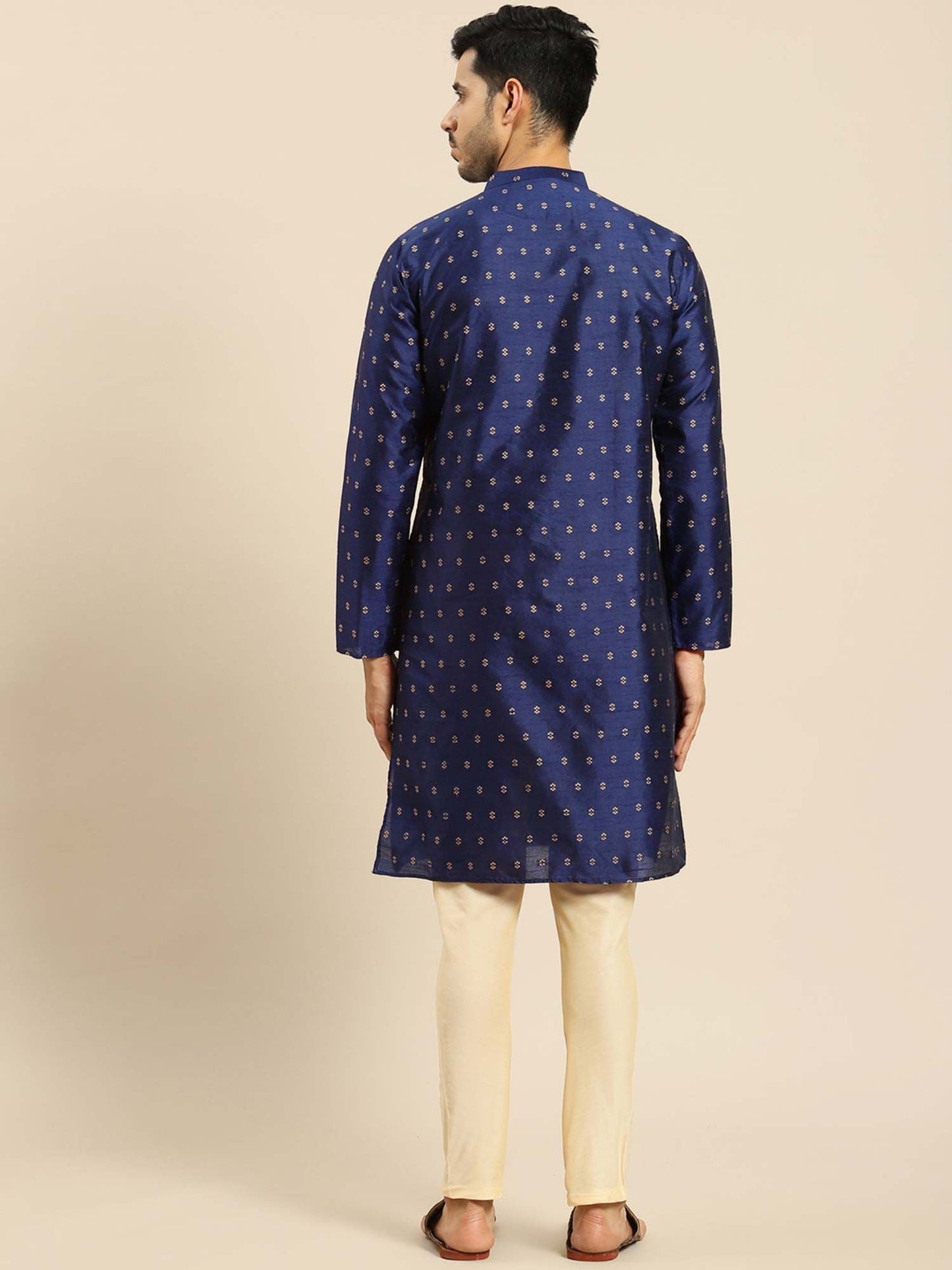 Amodh by Kisah Men Blue Kurta (Set of 2)