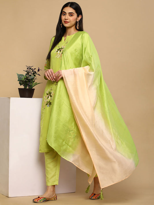 Heeposh Green Straight Embroidered Muslin Kurta with Thread Work Detailing (Set of 3)