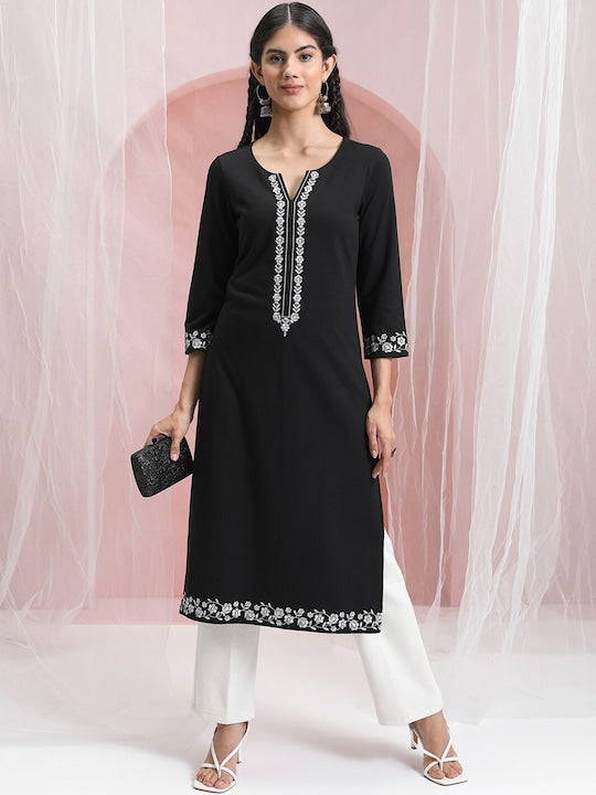 Vishudh Yoke Design Embroidered Round Neck Straight Kurta