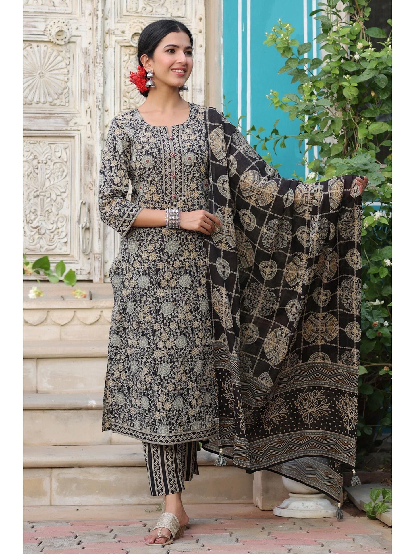 PIROH Womens Floral Print Kurta Pant Dupatta Set (Set of 3)