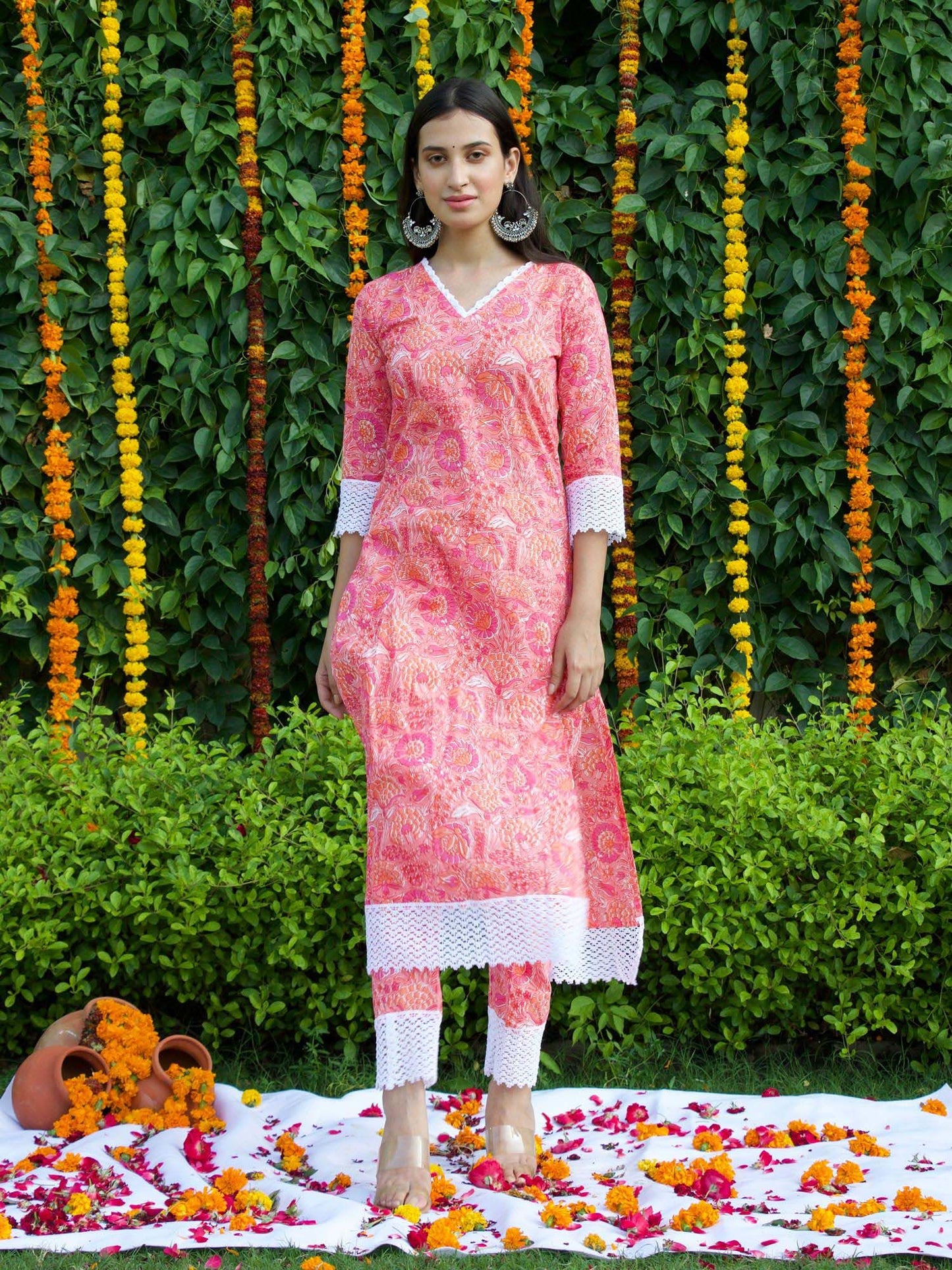 ONEWE INDIA Gulaabi Bageecha (Set of 2)