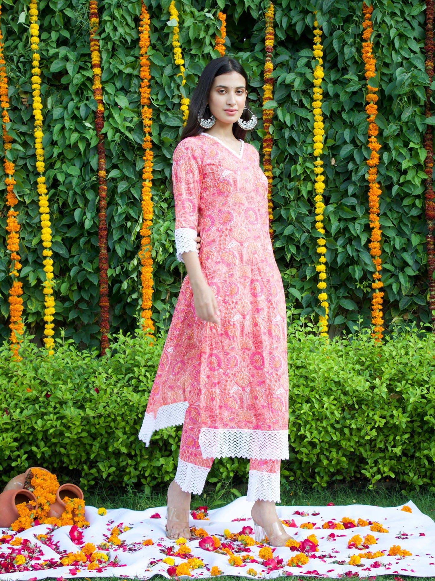 ONEWE INDIA Gulaabi Bageecha (Set of 2)