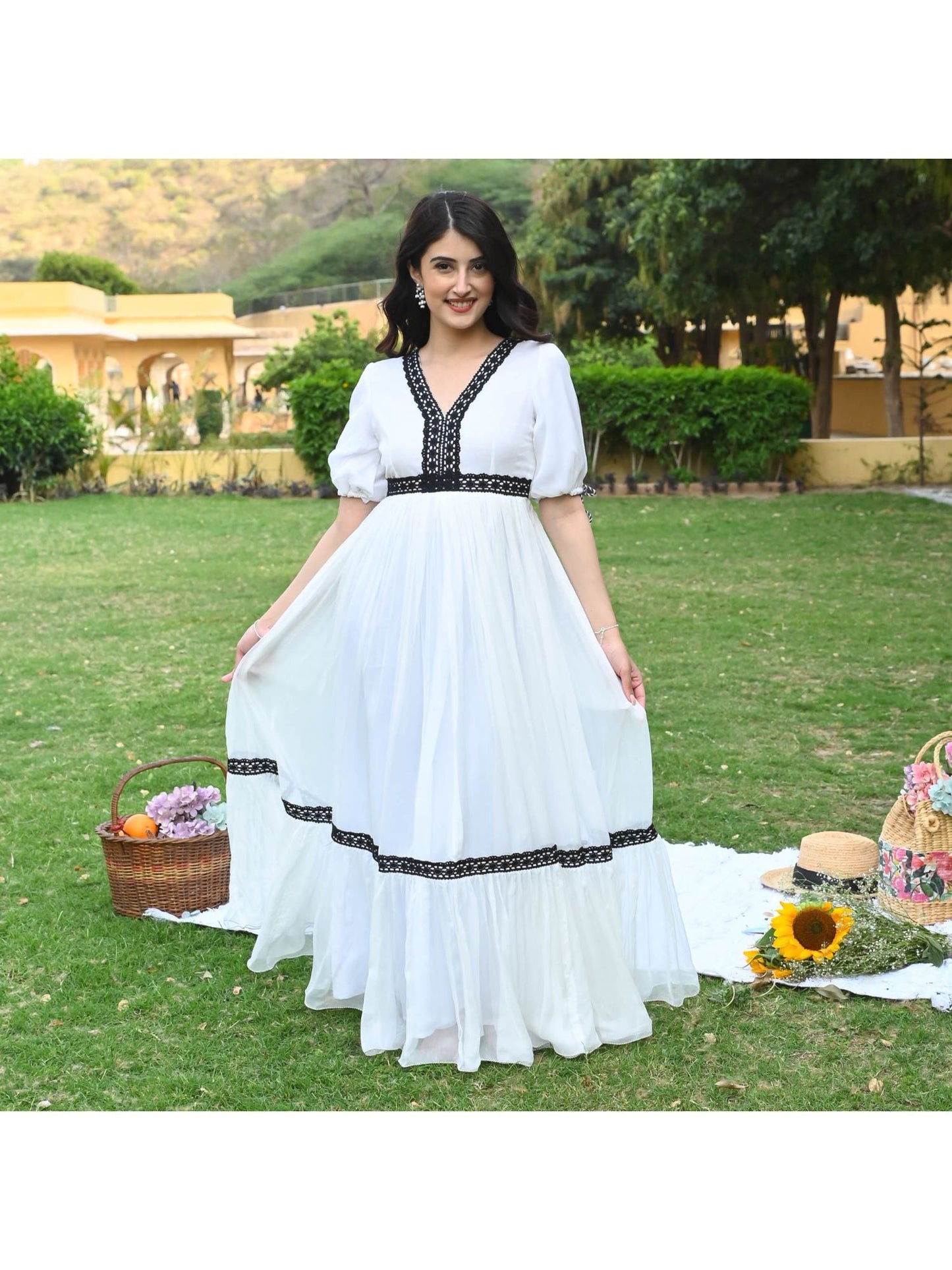 Urbanstree Siah White Maxi Dress