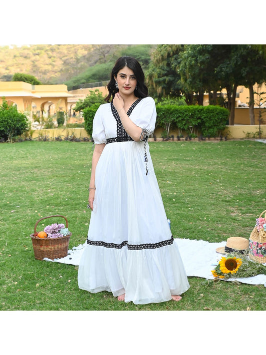 Urbanstree Siah White Maxi Dress