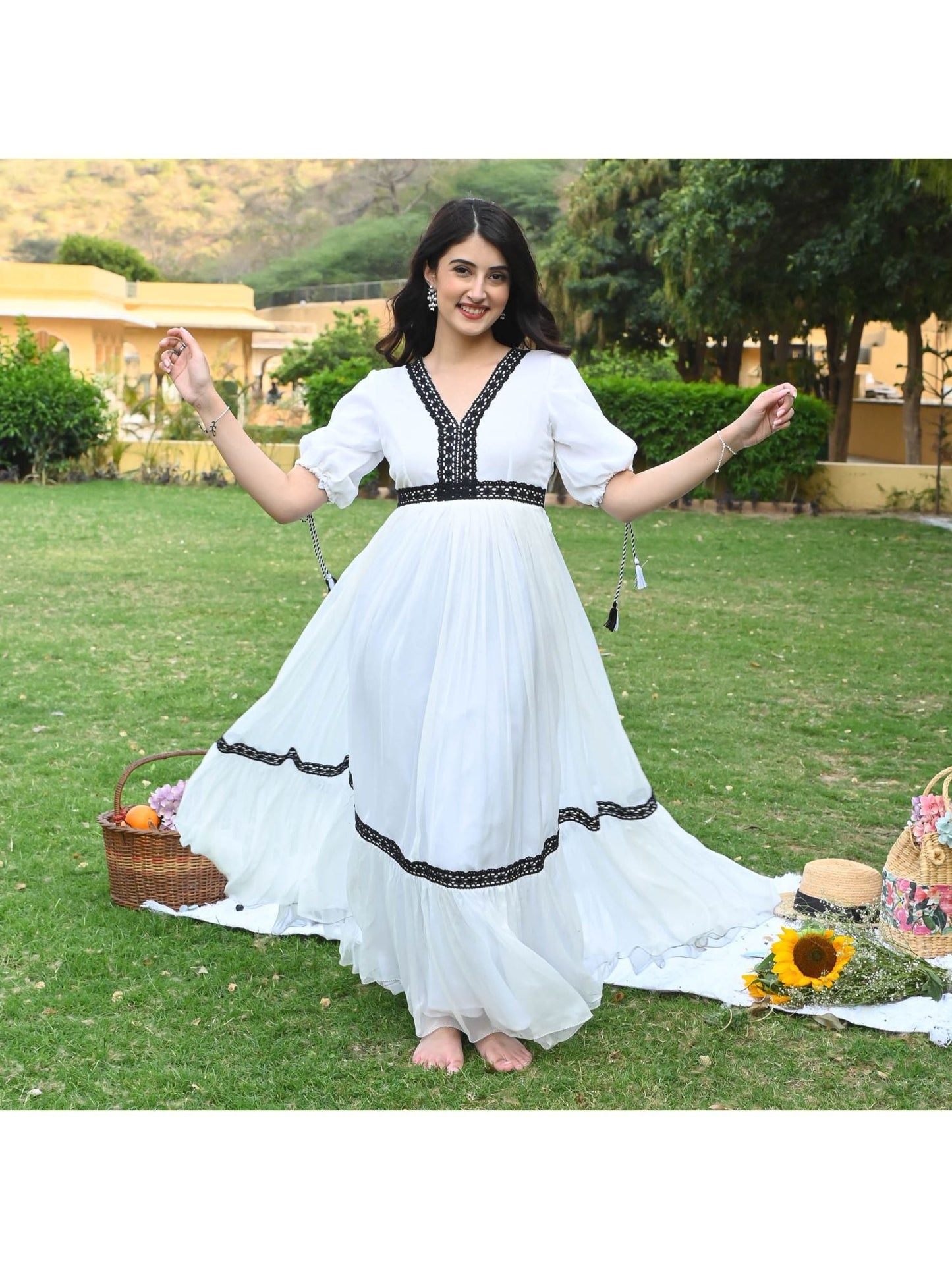 Urbanstree Siah White Maxi Dress