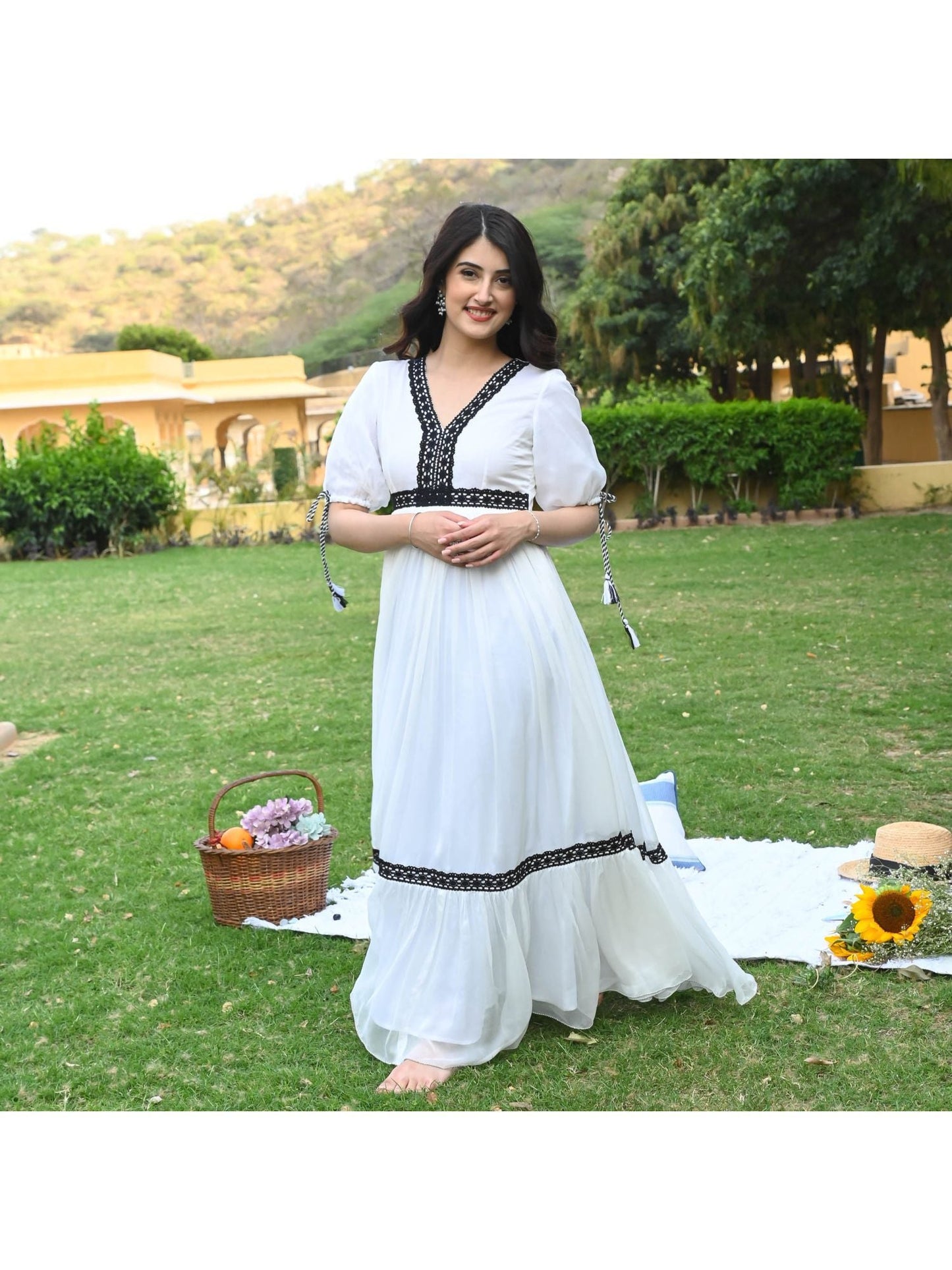 Urbanstree Siah White Maxi Dress