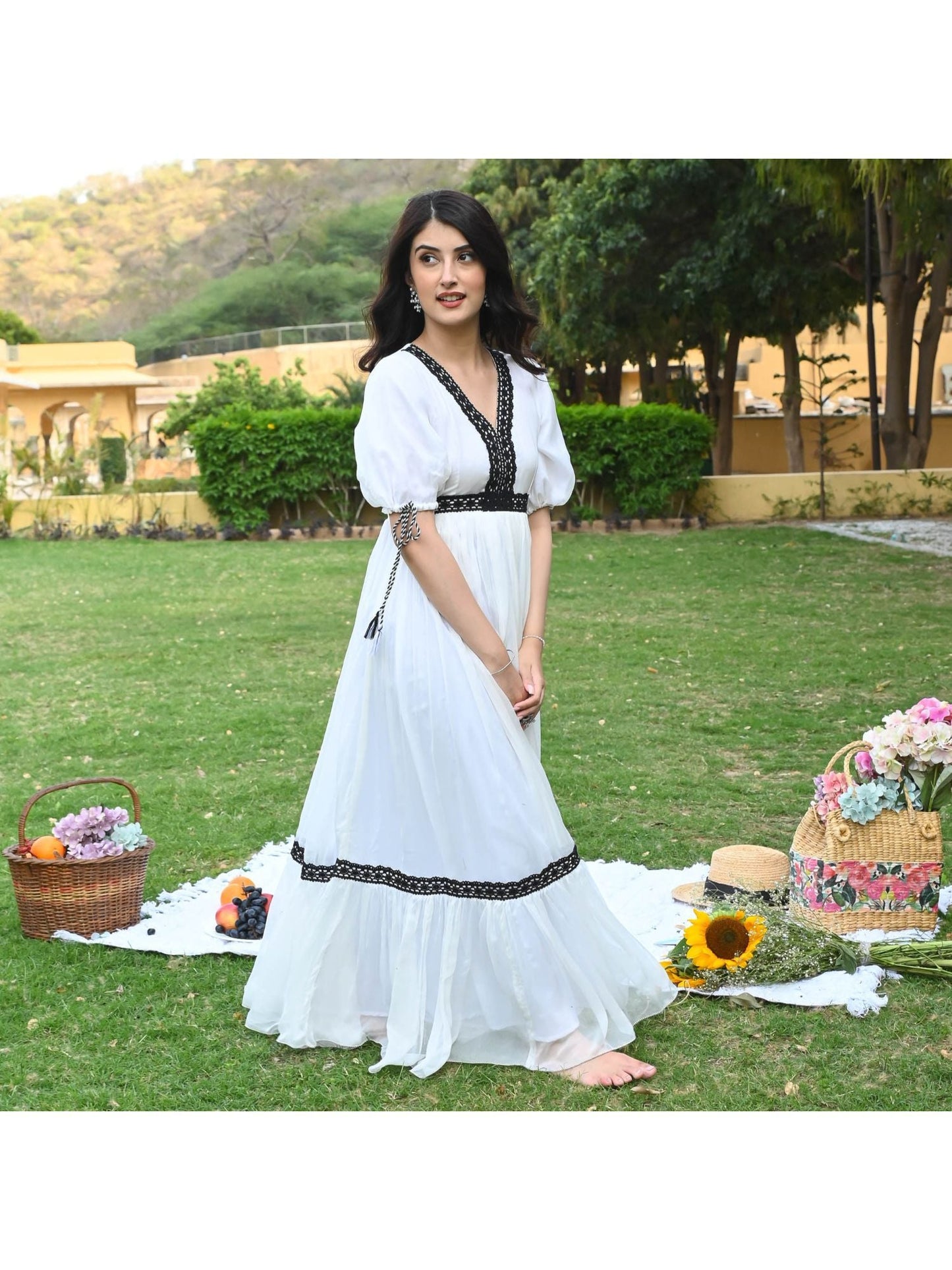 Urbanstree Siah White Maxi Dress